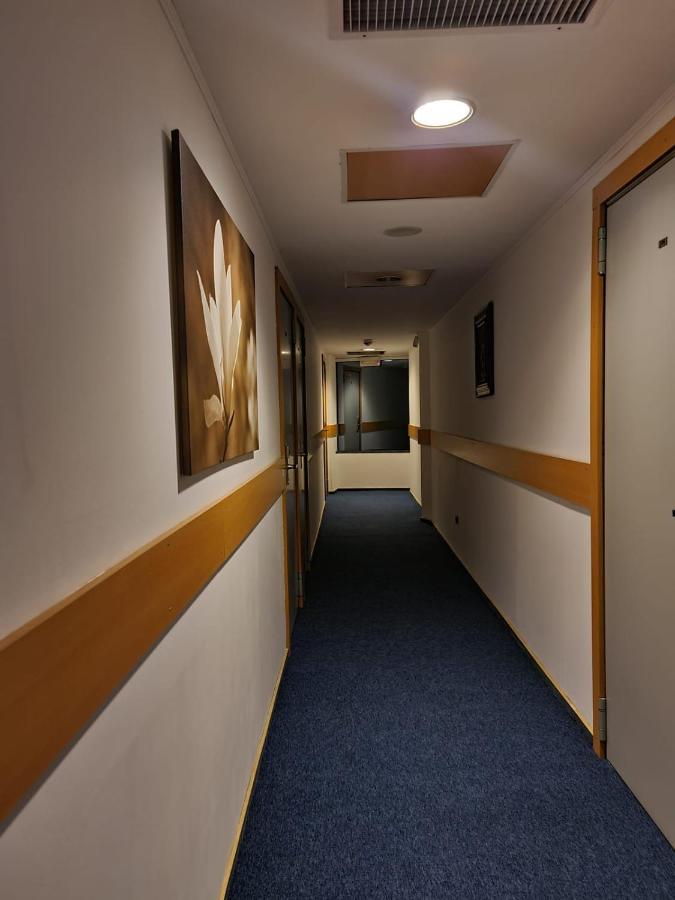Hotel Mojo 布加勒斯特 外观 照片