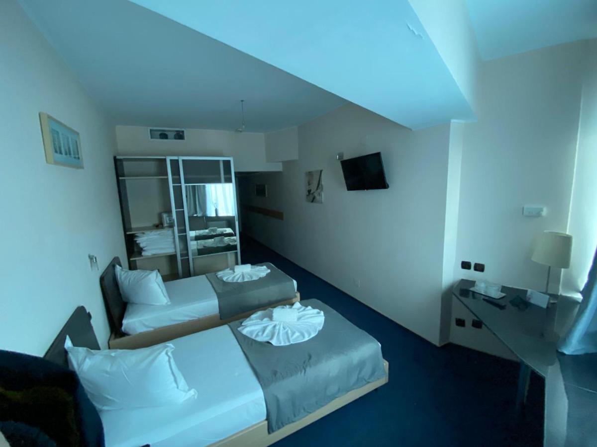 Hotel Mojo 布加勒斯特 外观 照片