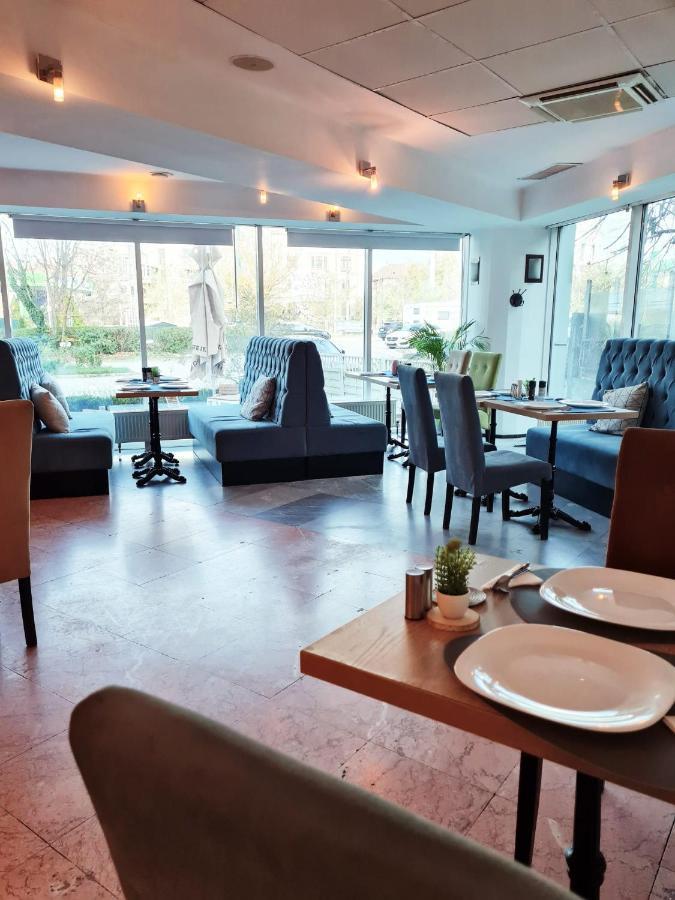 Hotel Mojo 布加勒斯特 外观 照片
