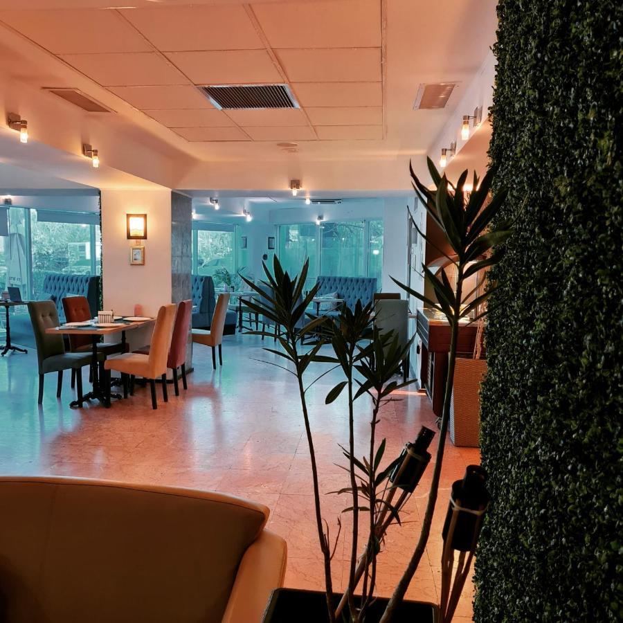 Hotel Mojo 布加勒斯特 外观 照片