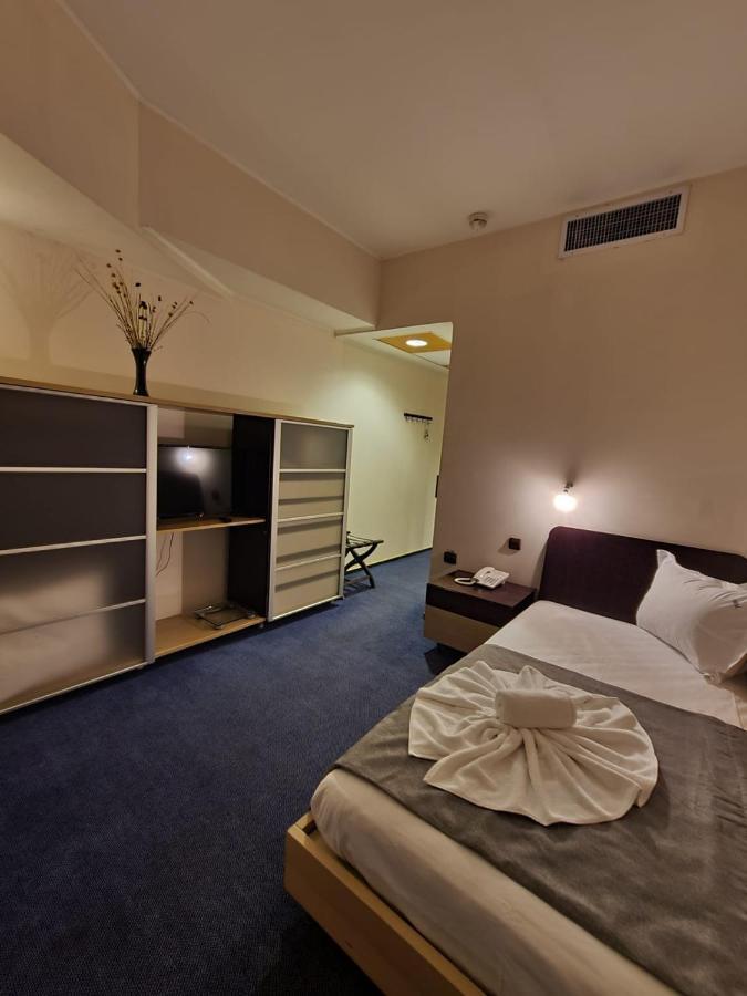 Hotel Mojo 布加勒斯特 外观 照片